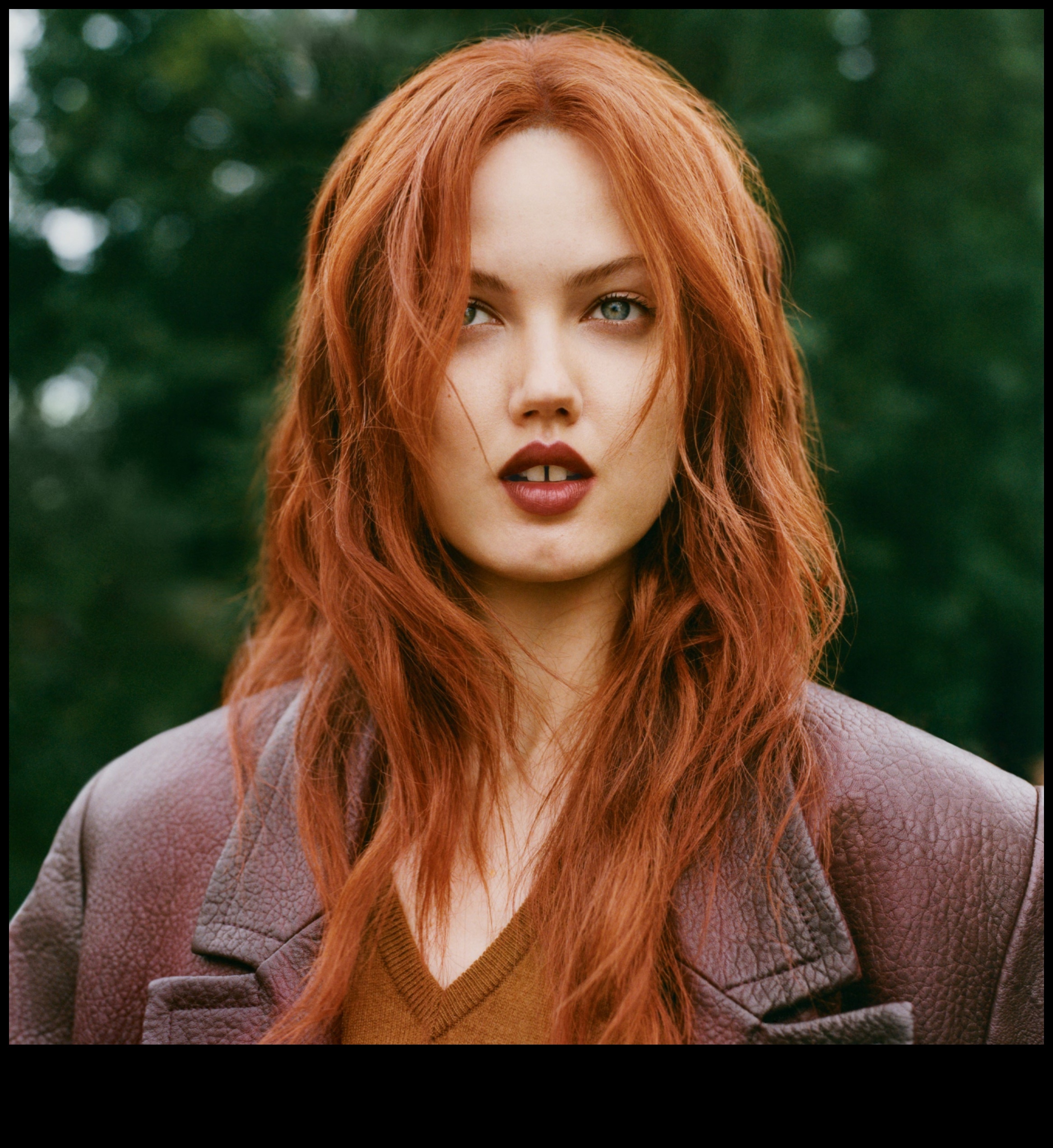 Cherry Blossom Beauty: Κόκκινα και καστανόξανθα χτενίσματα εμπνευσμένα από τη φύση