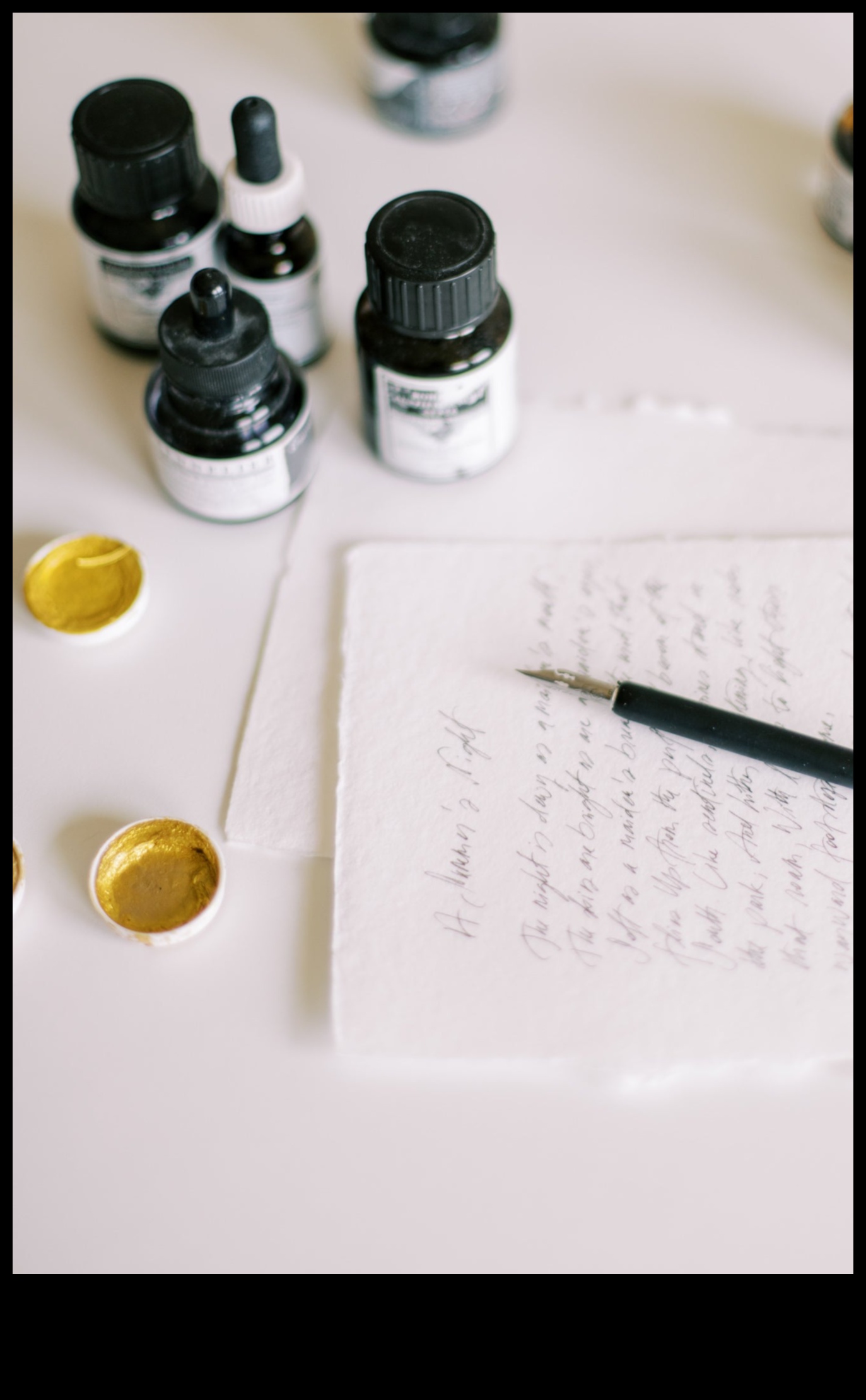 Εντυπώσεις μελανιού: Ανυψωμένο στυλ με μοναδική τέχνη χεριών