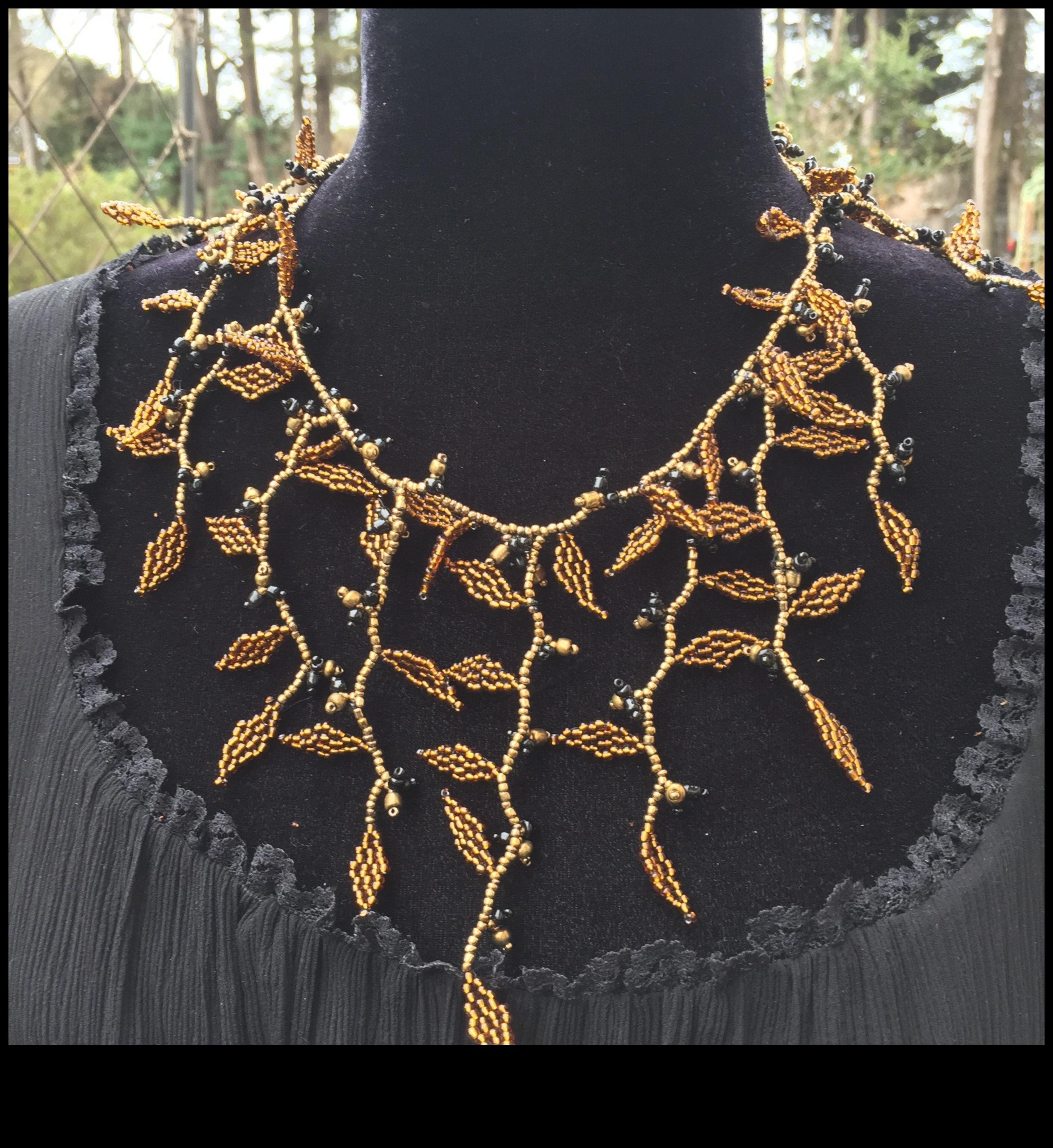 Whimsical Wonders Μια σύνοψη των τσόκερ μας με ιδιοτροπία 3 Whimsical Wonders: Capture the Magic in Our Whimsy-Inspired Chokers