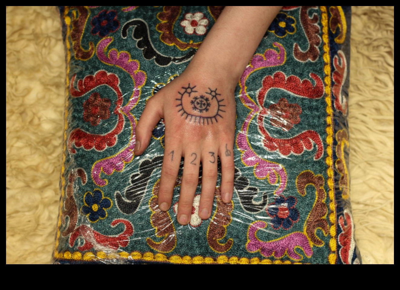 Παραδόσεις τατουάζ: Εξερευνώντας τις αρχαίες πρακτικές και τις σύγχρονες τάσεις