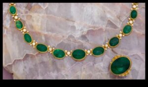 Eternal Elegance: Διαχρονική λαμπρότητα σε κάθε σκέλος της συλλογής κολιέ μας